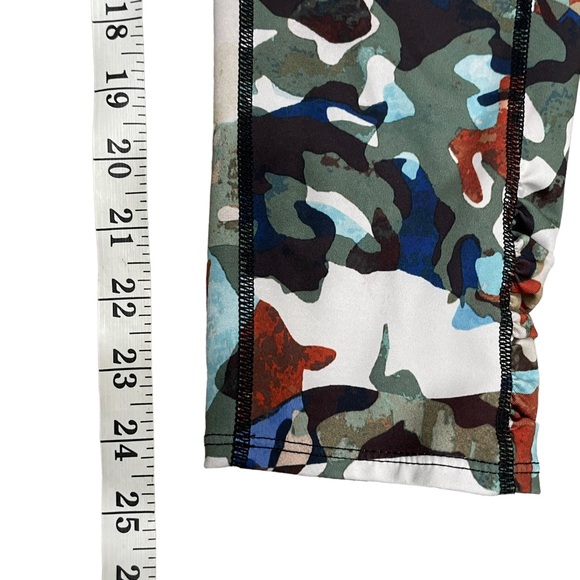 Free People Intimates Guinevere  camo 7/8 leggings large. - Picture 5 of 7